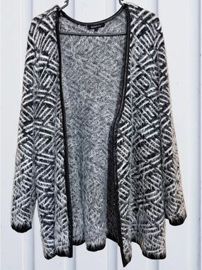 Relativity Black & White Open-Front Geometric Cardigan